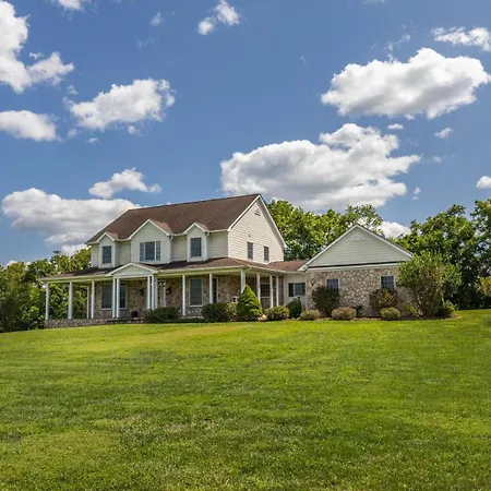 Luxury 15 Acre Estate In Historic Purcellville, Virginia